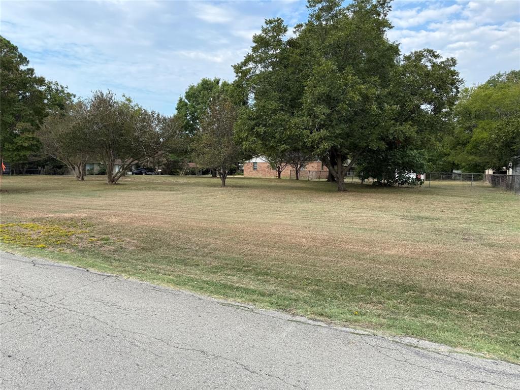 800 4th Street Property Photo 3