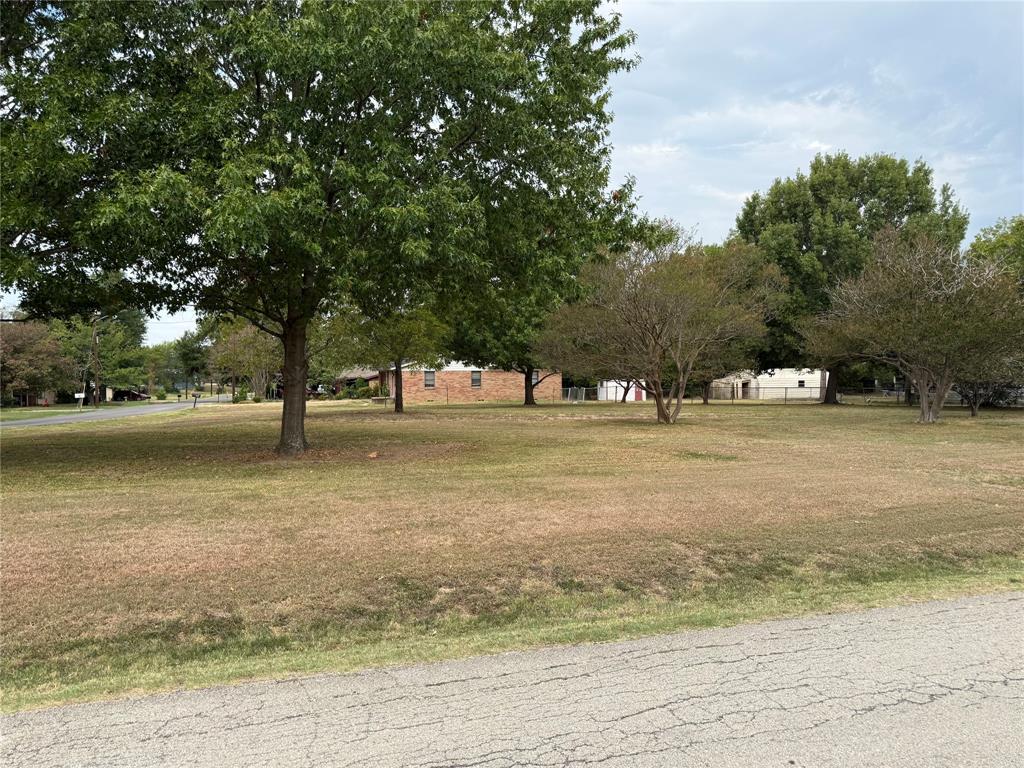 800 4th Street Property Photo 4