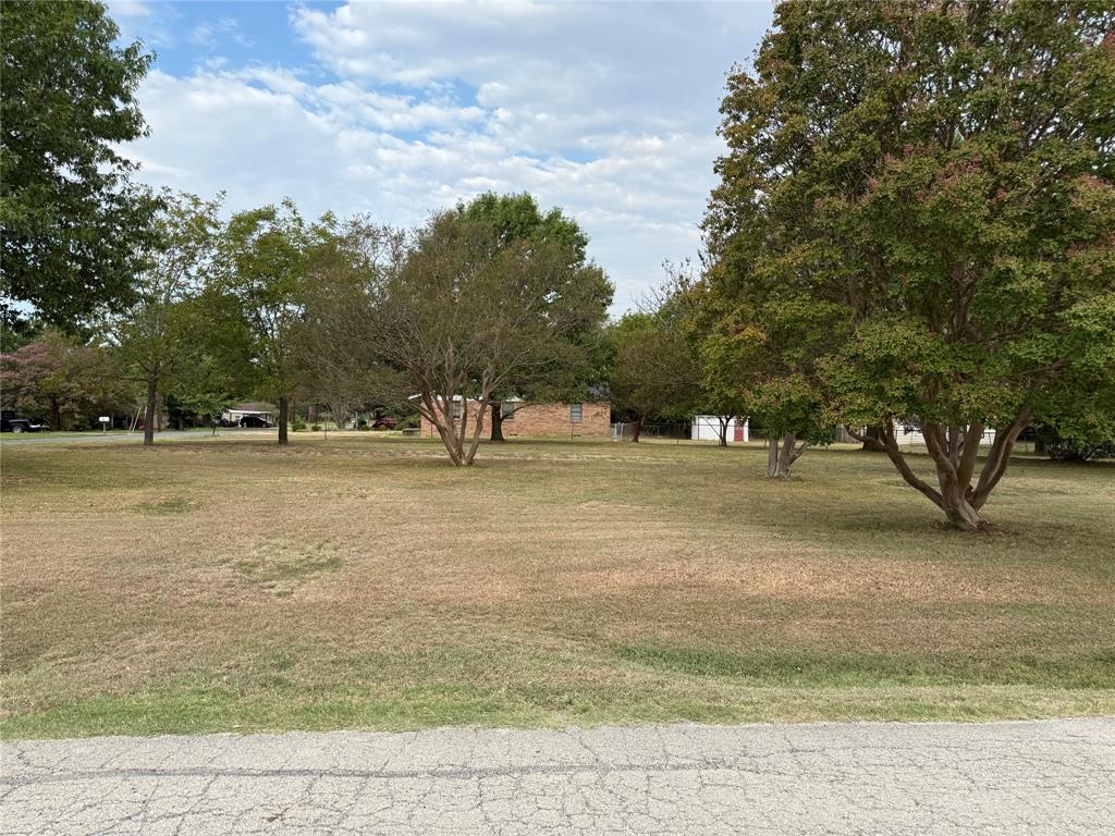 800 4th Street Property Photo 5