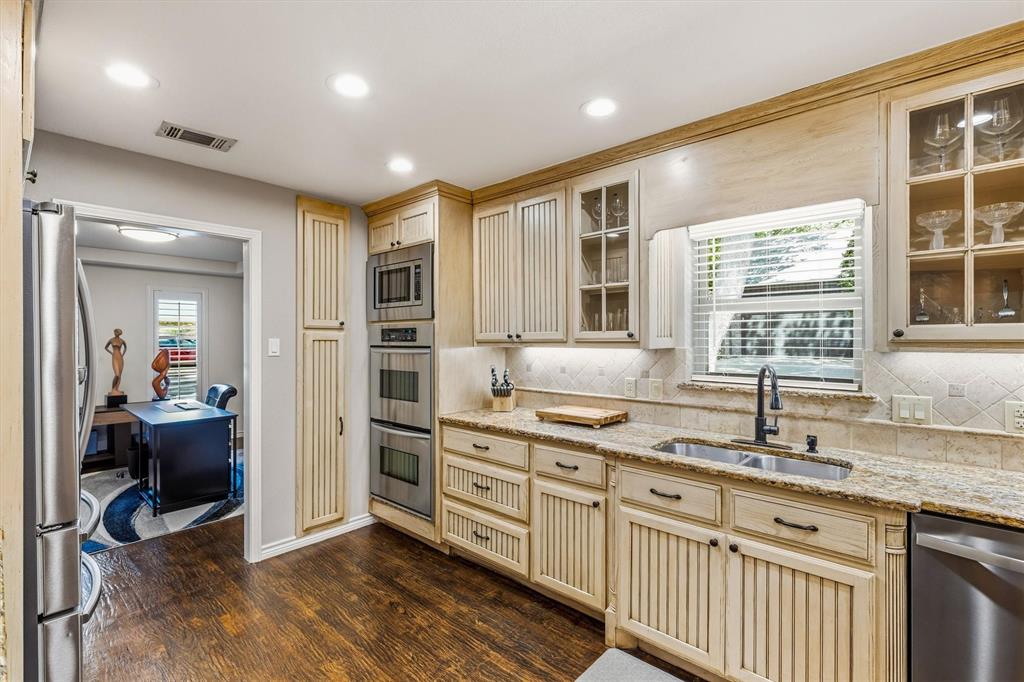 2904 Foxboro Drive Property Photo 13