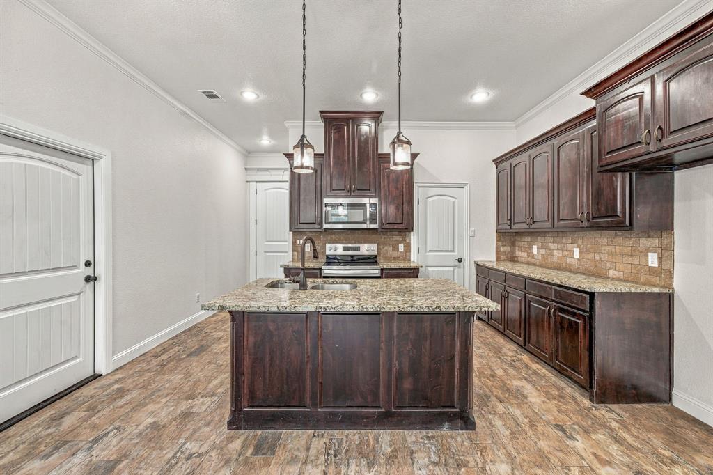 9313 Apache Trail Property Photo 4