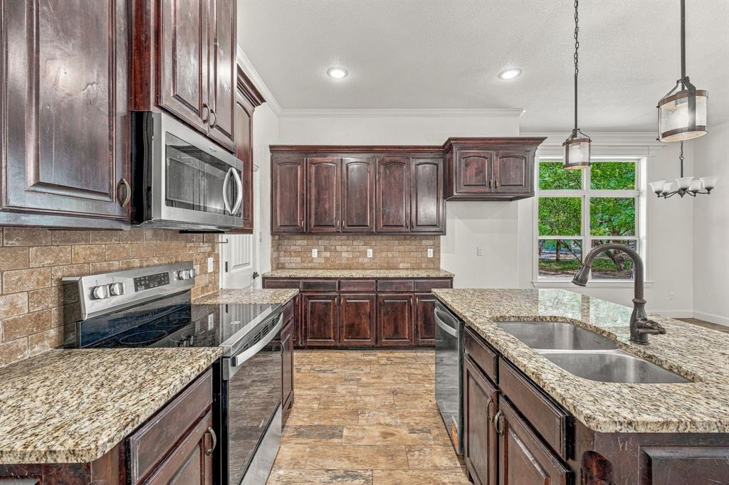 9313 Apache Trail Property Photo 7