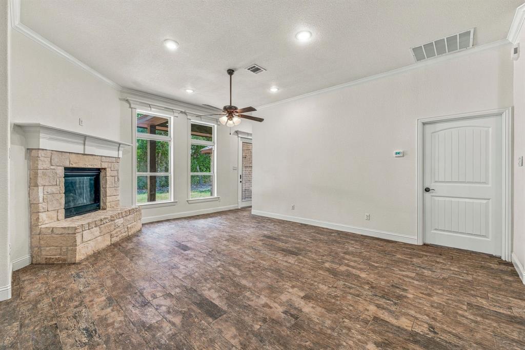 9313 Apache Trail Property Photo 10
