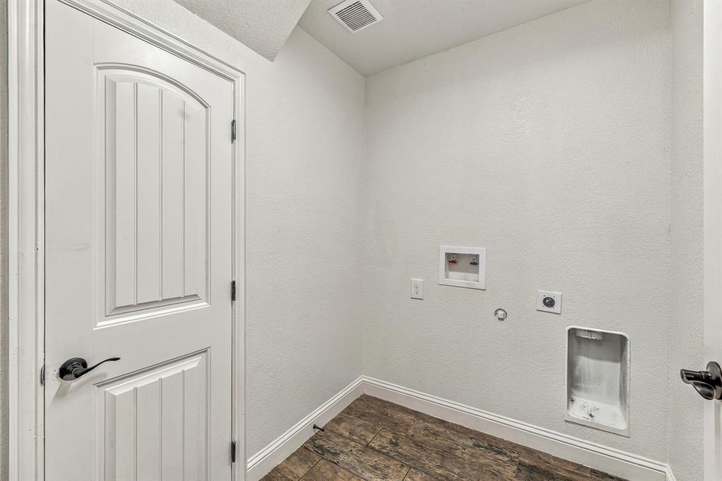 9313 Apache Trail Property Photo 14