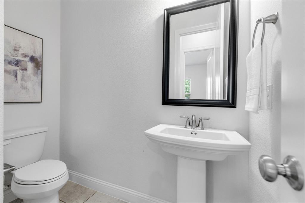 802 Davids Way Property Photo 6