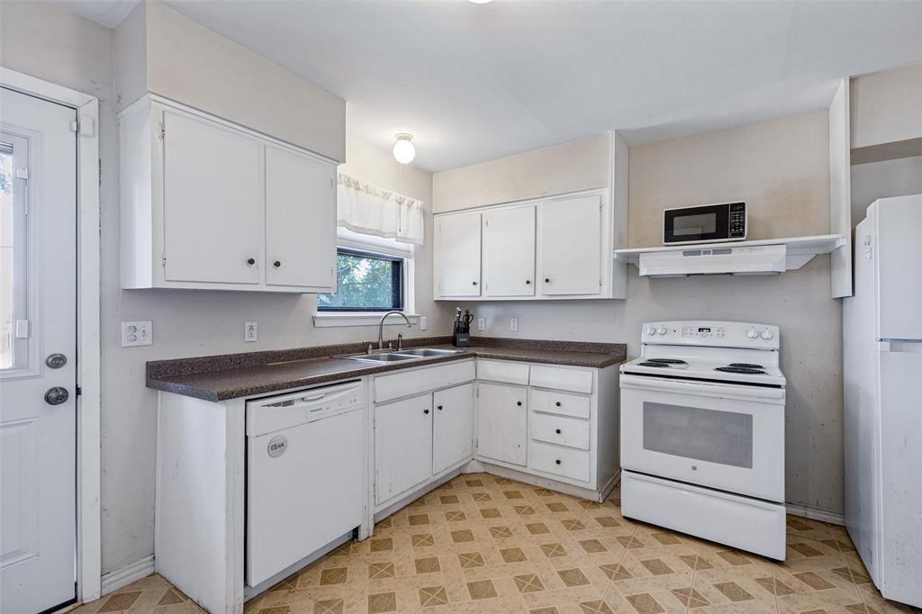 10927 Dunaway Drive Property Photo 8