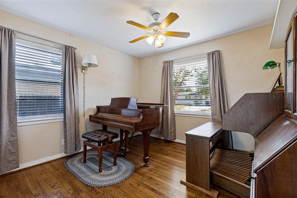 10927 Dunaway Drive Property Photo 12