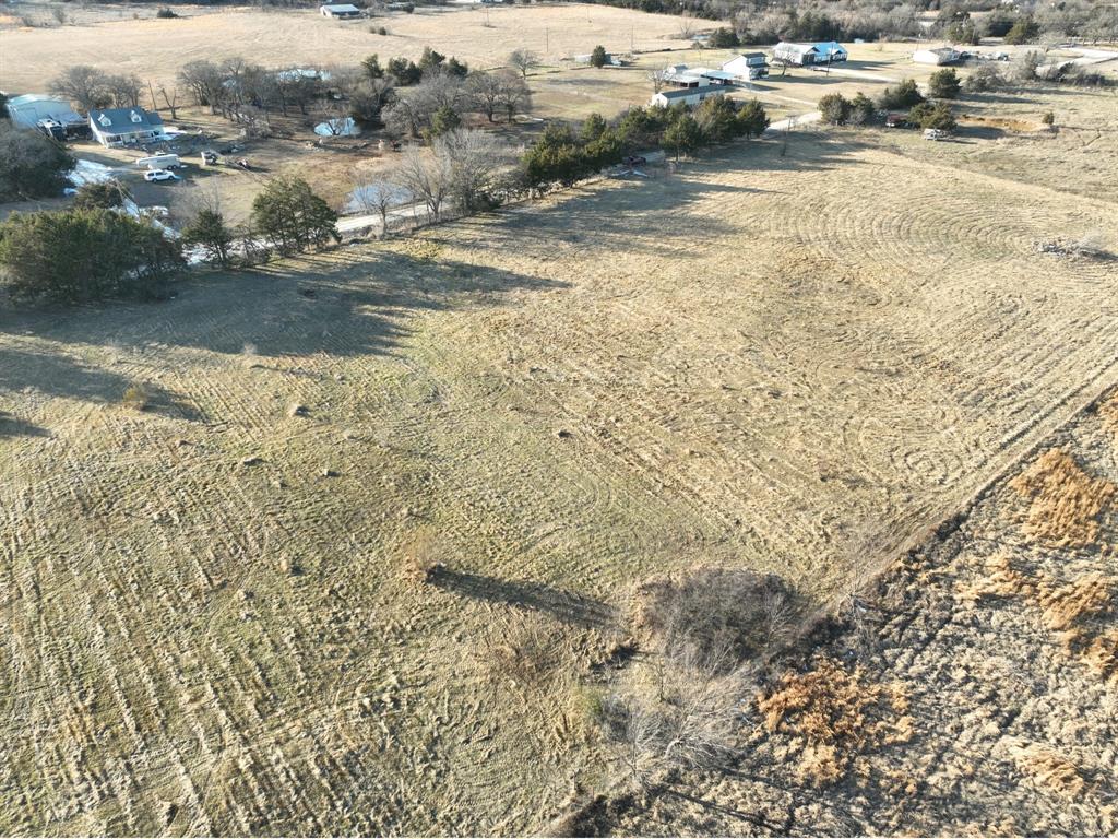 200 The Oil Road Property Photo 3