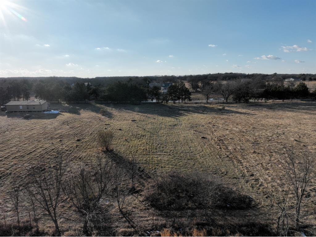 200 The Oil Road Property Photo 5