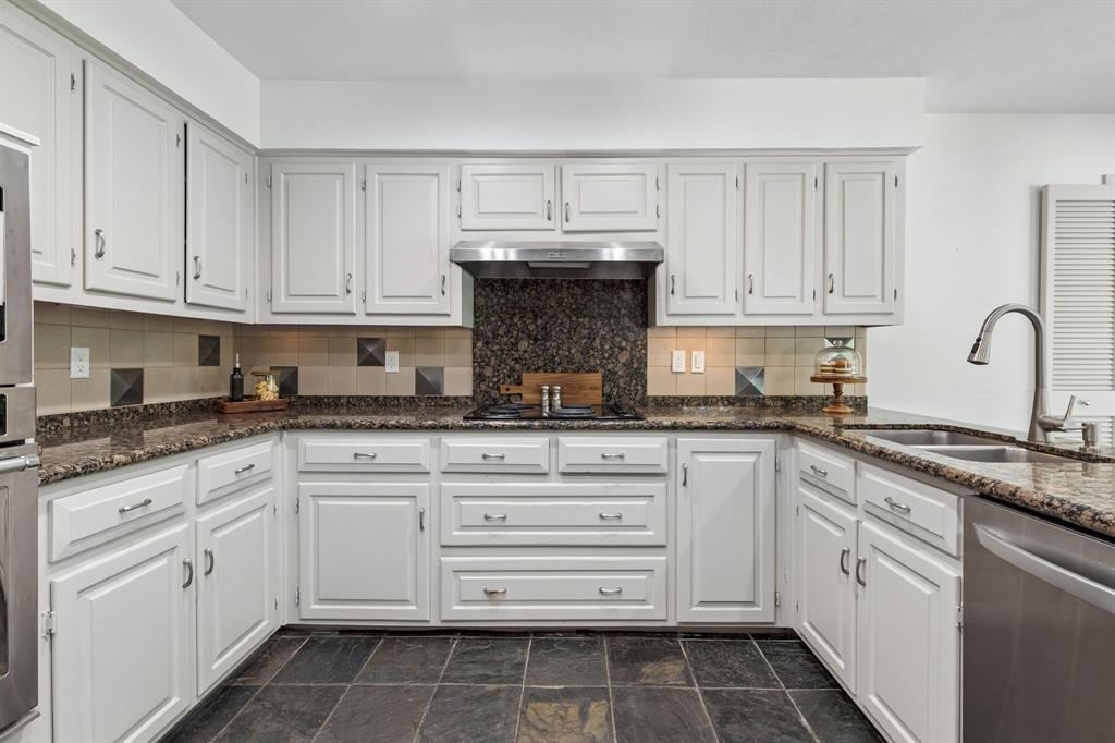 6720 Robin Willow Court Property Photo 11