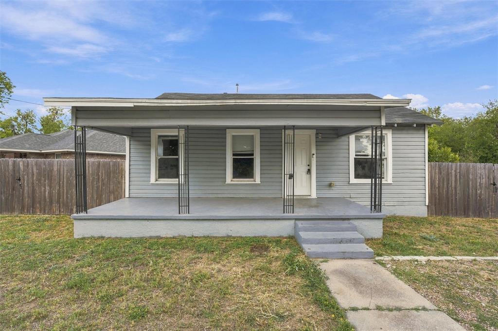 1001 Preston Street Property Photo 1