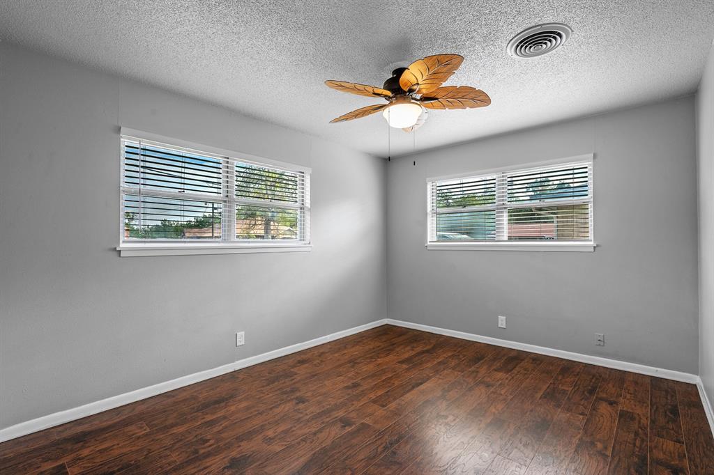 2710 W Walker Street Property Photo 2