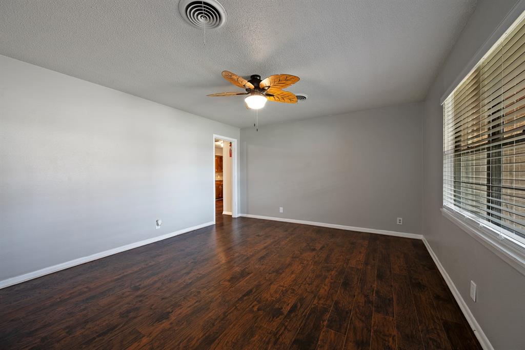 2710 W Walker Street Property Photo 4
