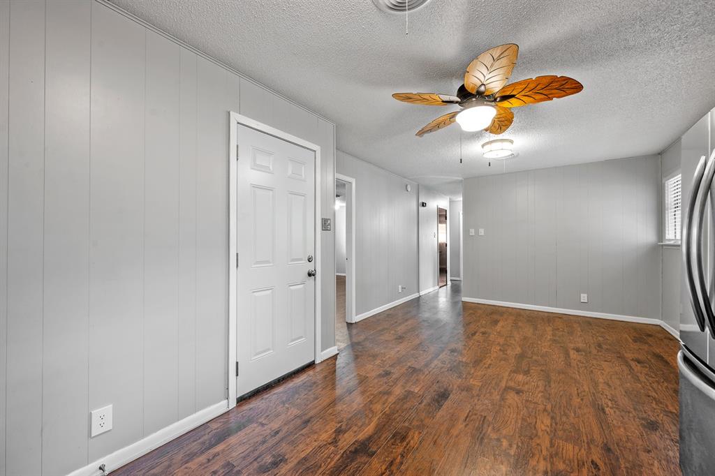 2710 W Walker Street Property Photo 7