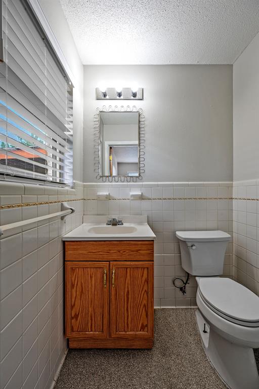 2710 W Walker Street Property Photo 17