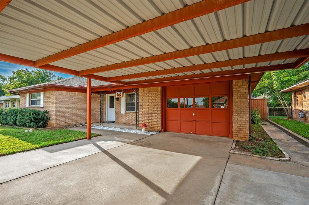 2710 W Walker Street Property Photo 24