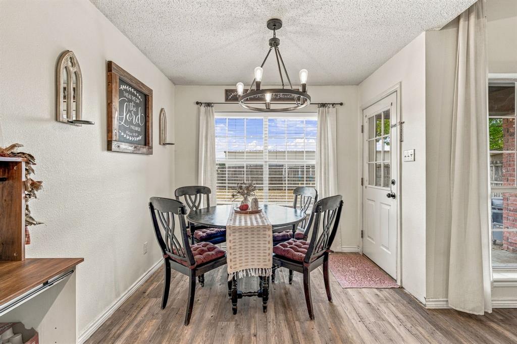 300 Wedgewood Drive Property Photo 10