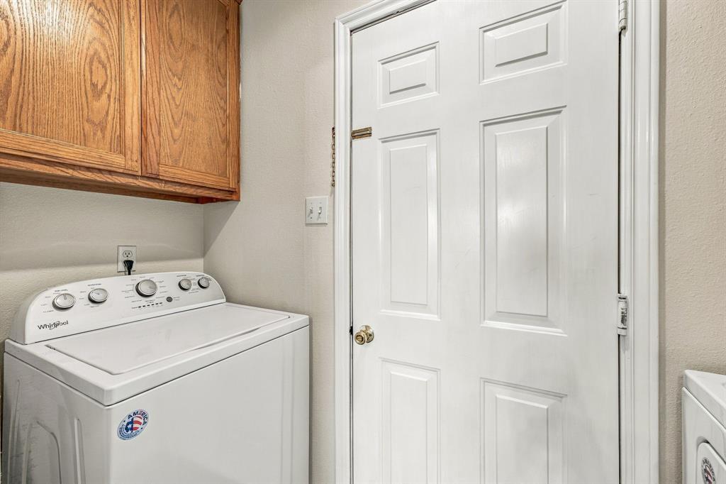 300 Wedgewood Drive Property Photo 14