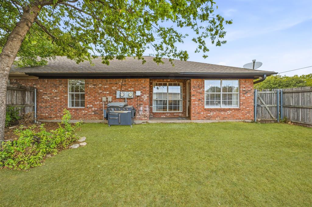 300 Wedgewood Drive Property Photo 24