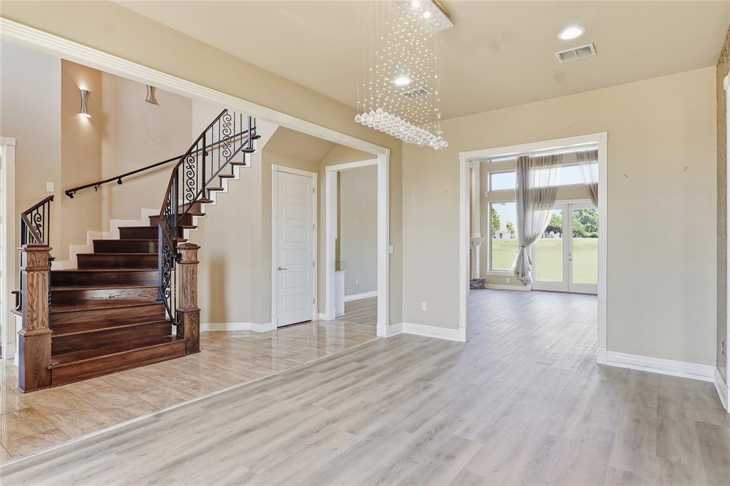 198 N Beach Drive Property Photo 4