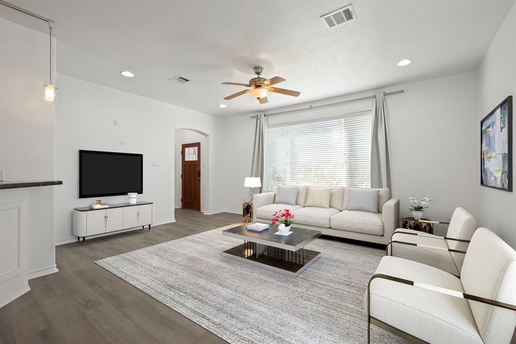2307 Carisbrooke Loop Property Photo 7