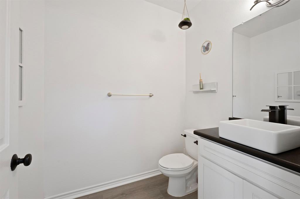 2307 Carisbrooke Loop Property Photo 19