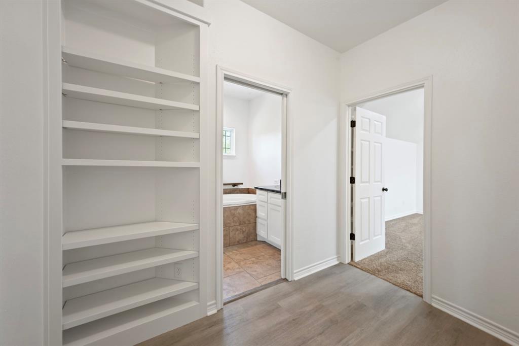 2307 Carisbrooke Loop Property Photo 20