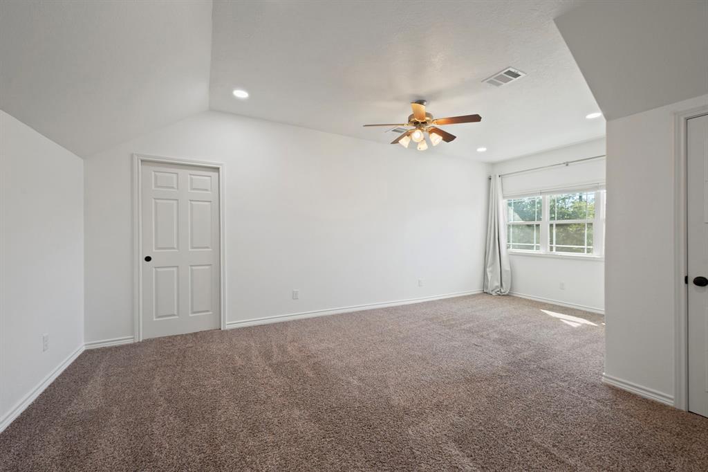 2307 Carisbrooke Loop Property Photo 21