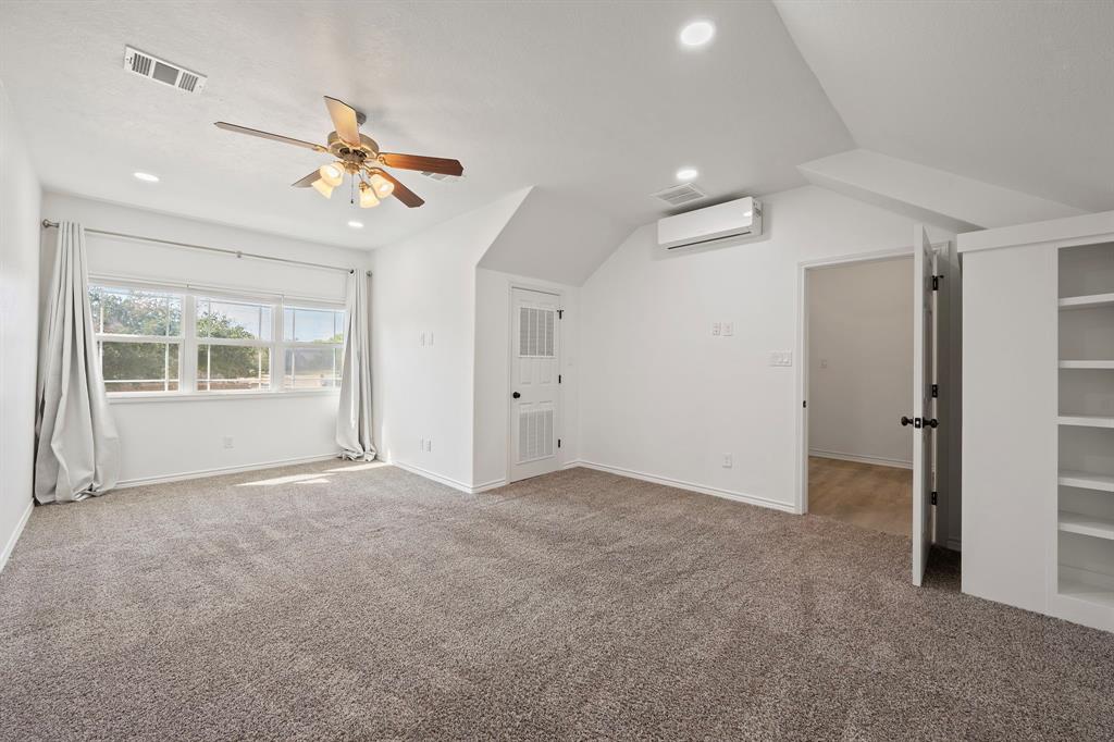 2307 Carisbrooke Loop Property Photo 23