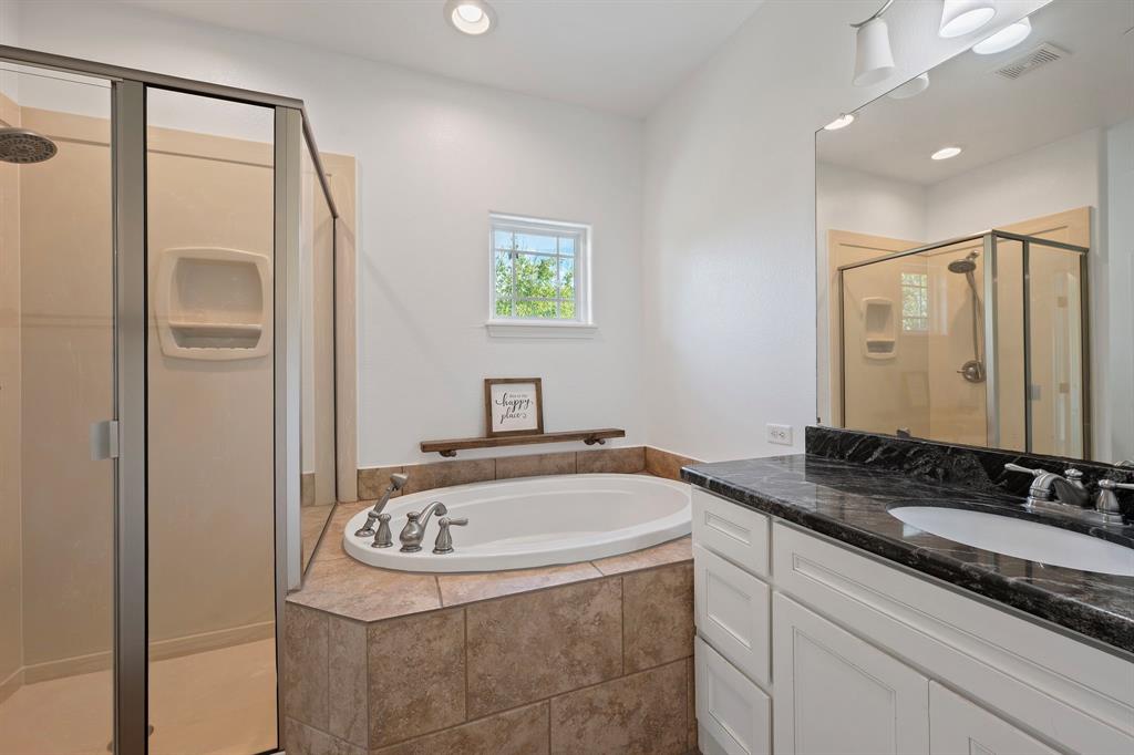 2307 Carisbrooke Loop Property Photo 24