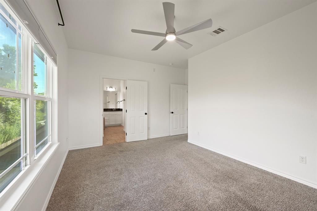 2307 Carisbrooke Loop Property Photo 27
