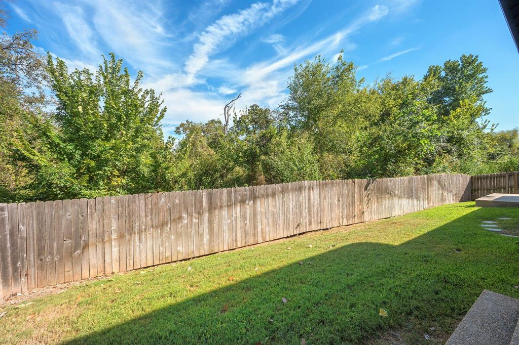 2307 Carisbrooke Loop Property Photo 31