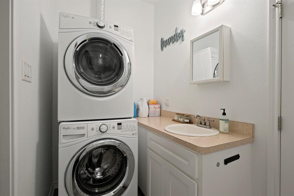 2307 Carisbrooke Loop Property Photo 40