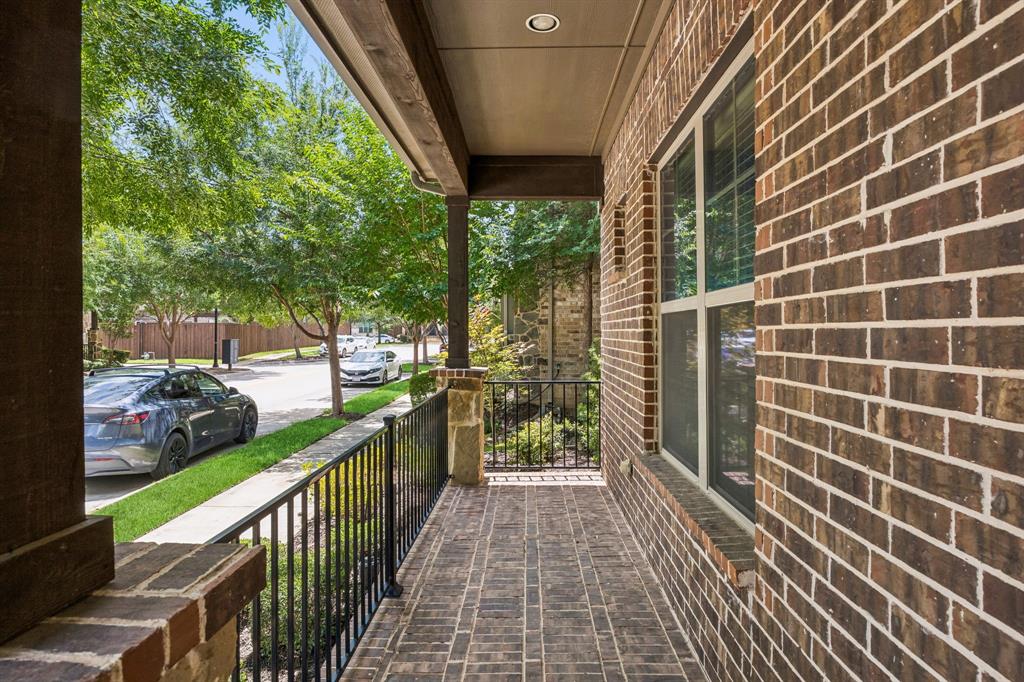 4421 Broadway Avenue Property Photo 5