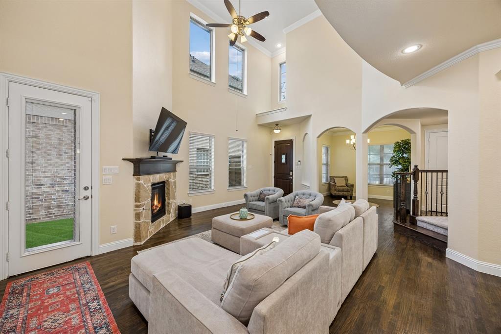 4421 Broadway Avenue Property Photo 8
