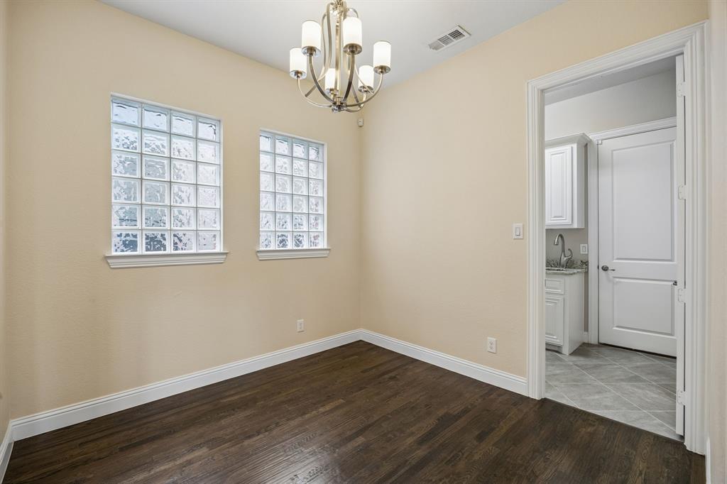 4421 Broadway Avenue Property Photo 13