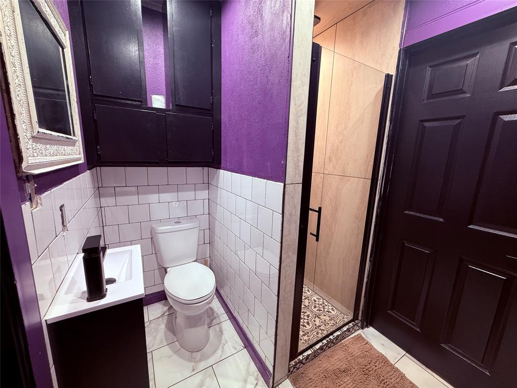 1201 W 5th Street Property Photo 16