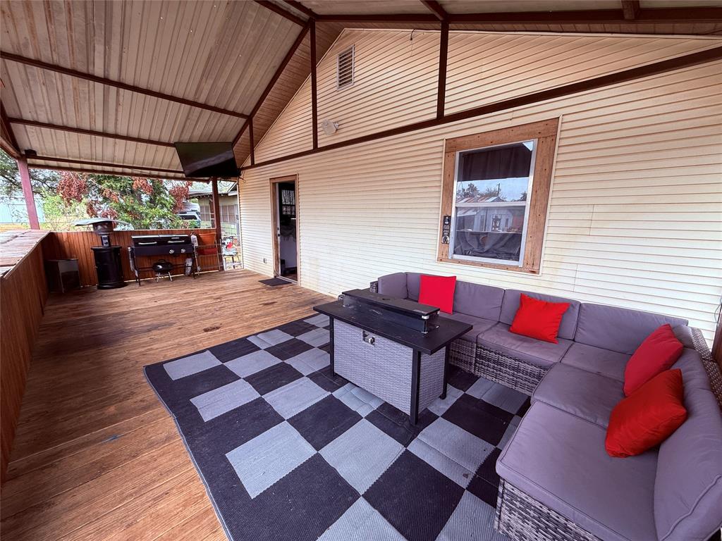 1201 W 5th Street Property Photo 31