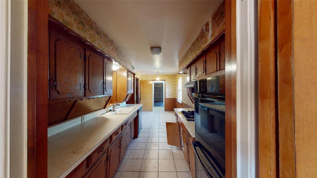 1453 Brook Valley Place Property Photo 12
