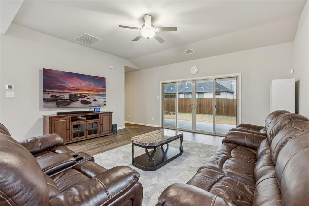 1108 Mahogany Drive Property Photo 4
