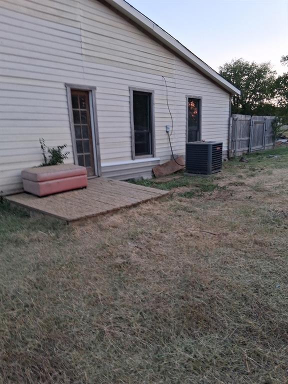 303 E Treadwell Property Photo 7