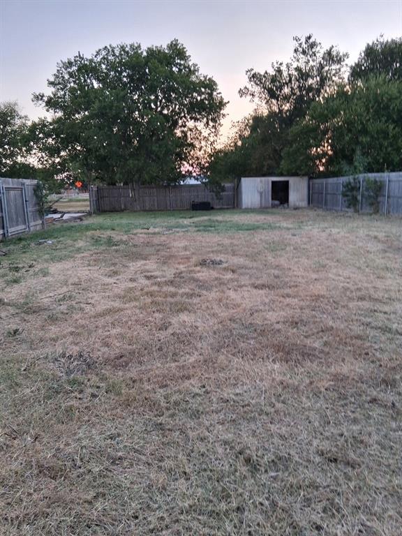 303 E Treadwell Property Photo 8