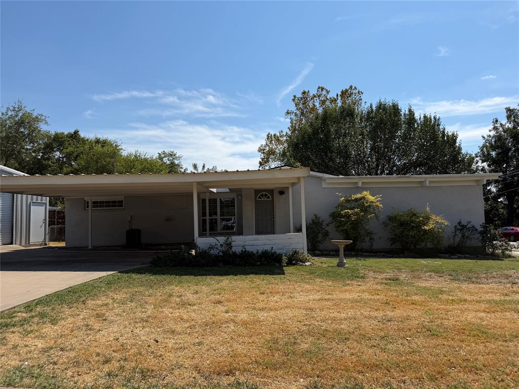 811 N Grant Drive Property Photo 1