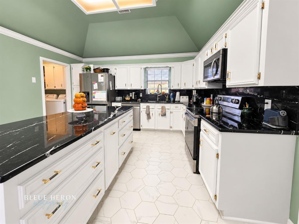 173 Southwood Drive Property Photo 10