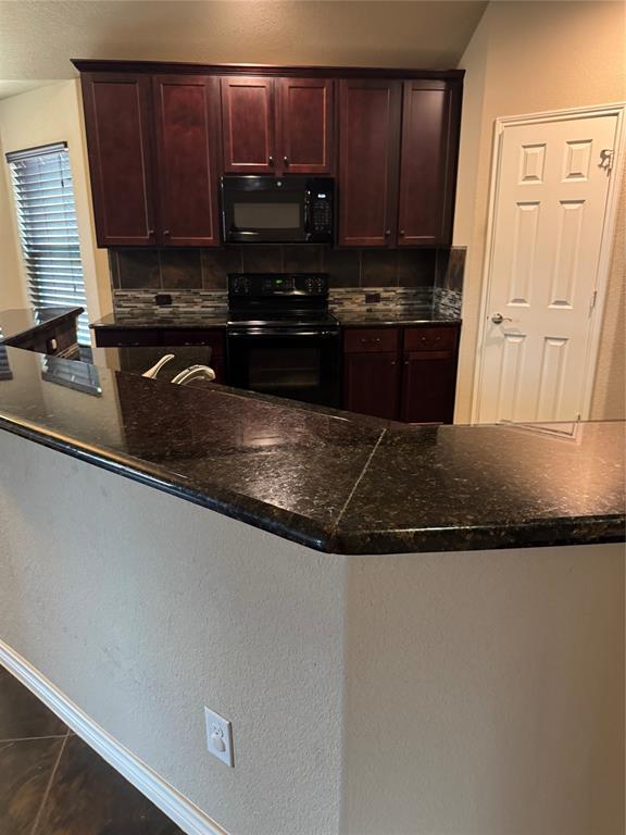 8772 Regal Royale Drive Property Photo 10