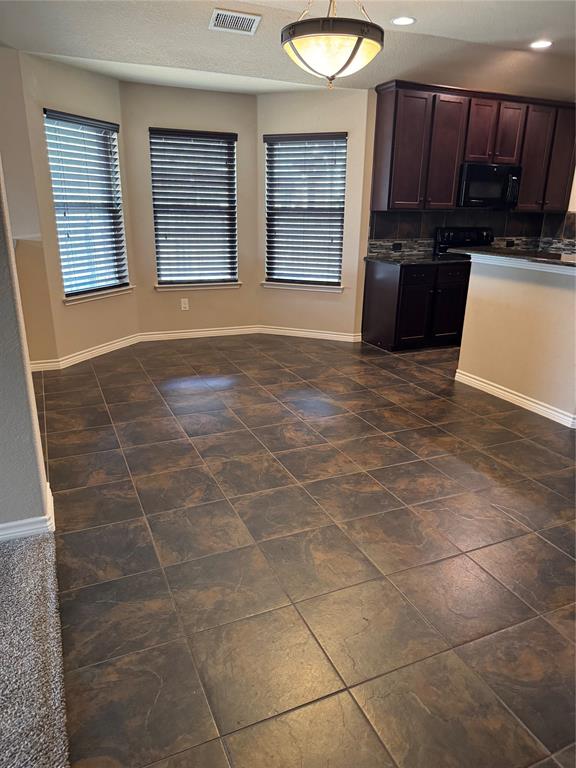 8772 Regal Royale Drive Property Photo 12