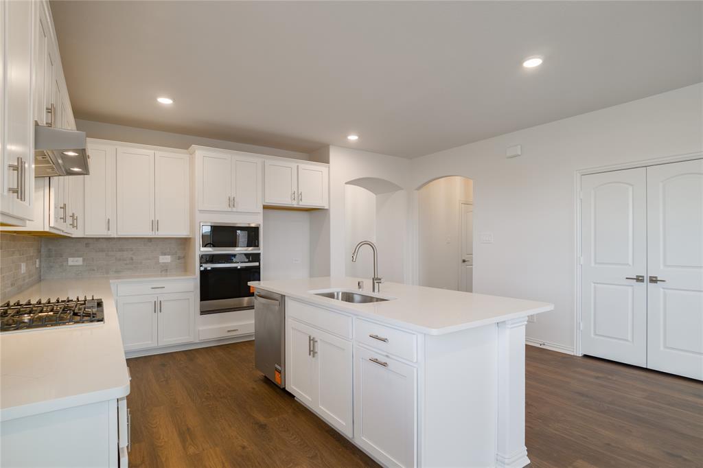 8721 Kentucky Derby Street Property Photo 5