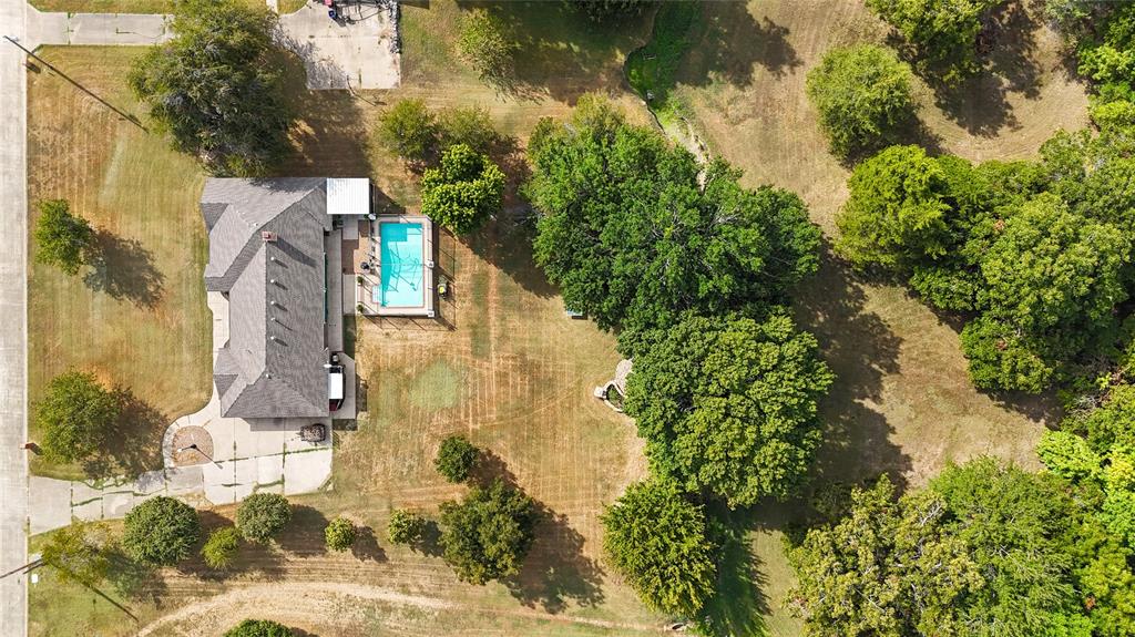 1315 Red Oak Circle Property Photo 1