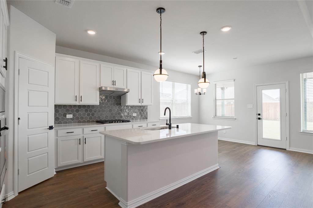 8717 Kentucky Derby Street Property Photo 3