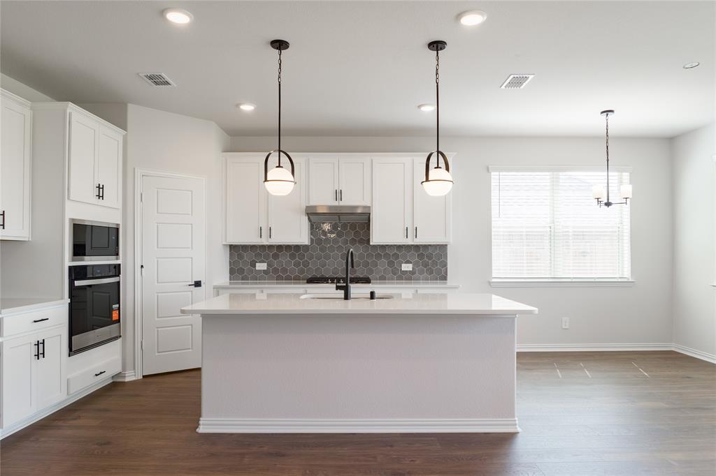 8717 Kentucky Derby Street Property Photo 4